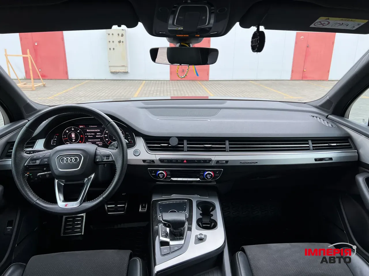 Audi Q7 - фото 25