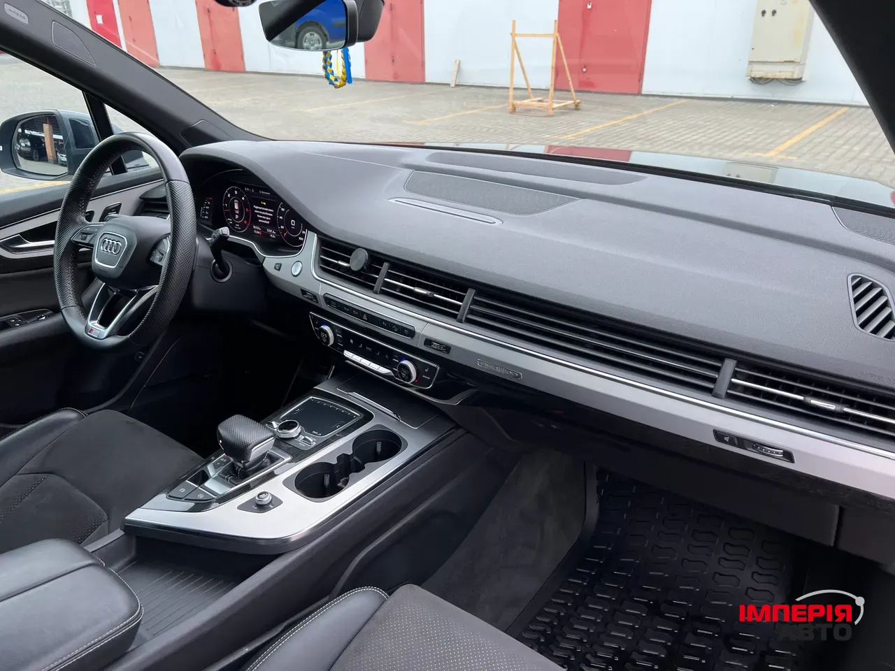 Audi Q7 - фото 32