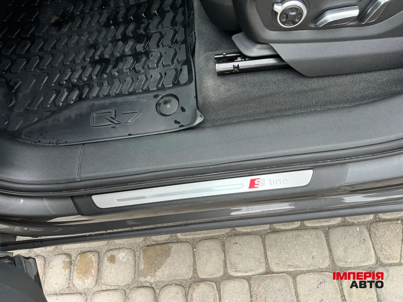 Audi Q7 - фото 19