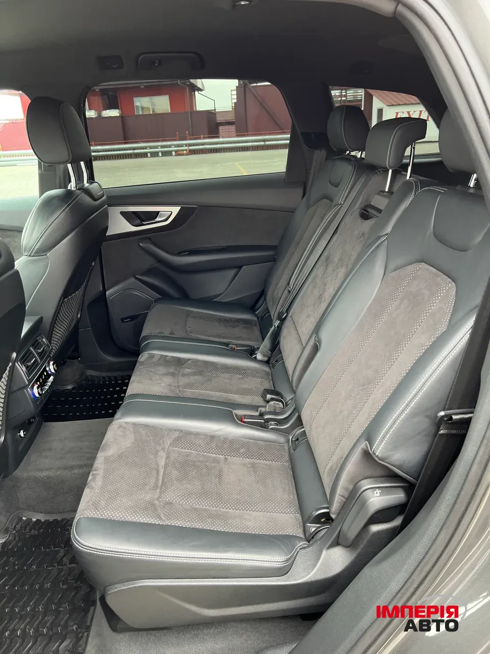 Audi Q7 - фото 22