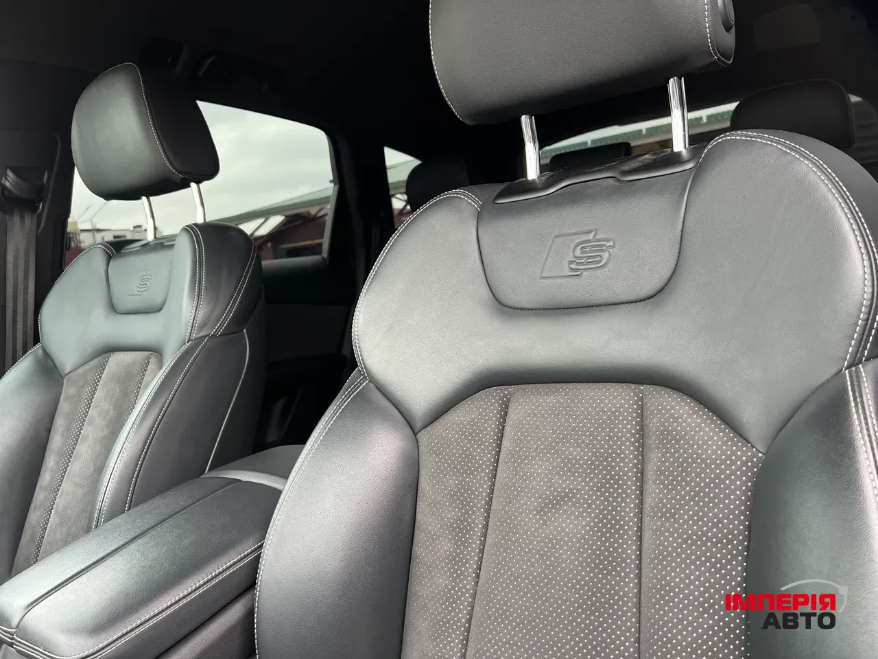 Audi Q7 - фото 14