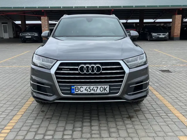 Audi Q7 - фото 2
