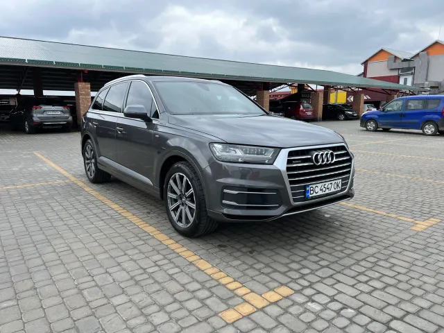 Audi Q7 - фото 3