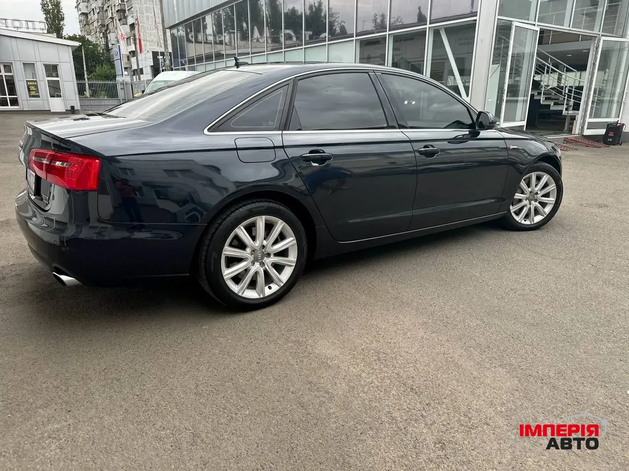 Audi A6 - фото 8