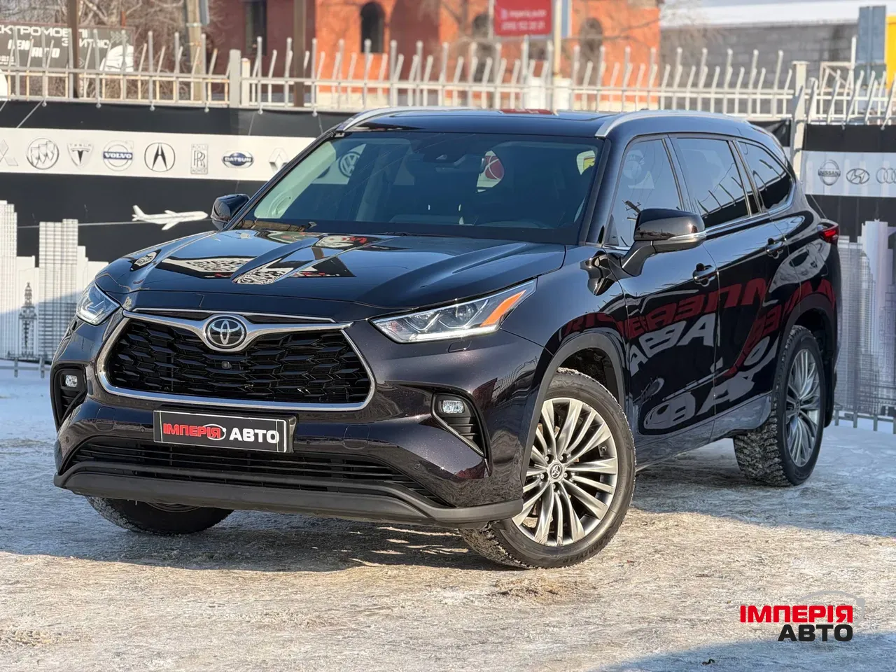 Toyota Highlander - фото 1