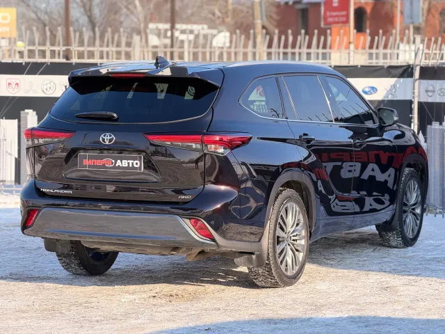 Toyota Highlander - фото 4