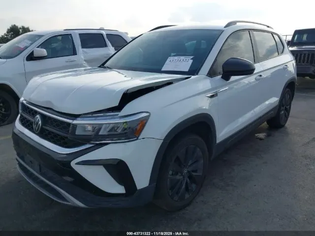 Volkswagen Taos - фото 1