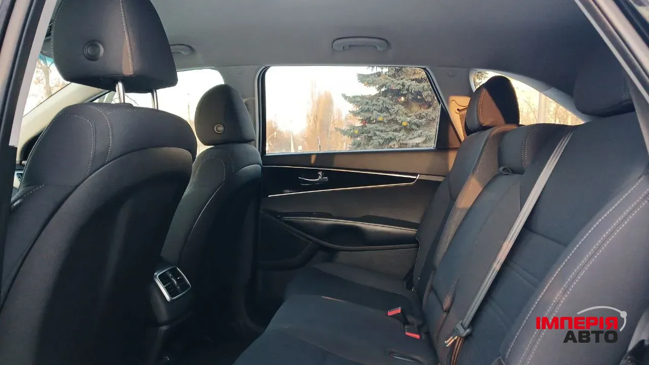 Kia Sorento - фото 29