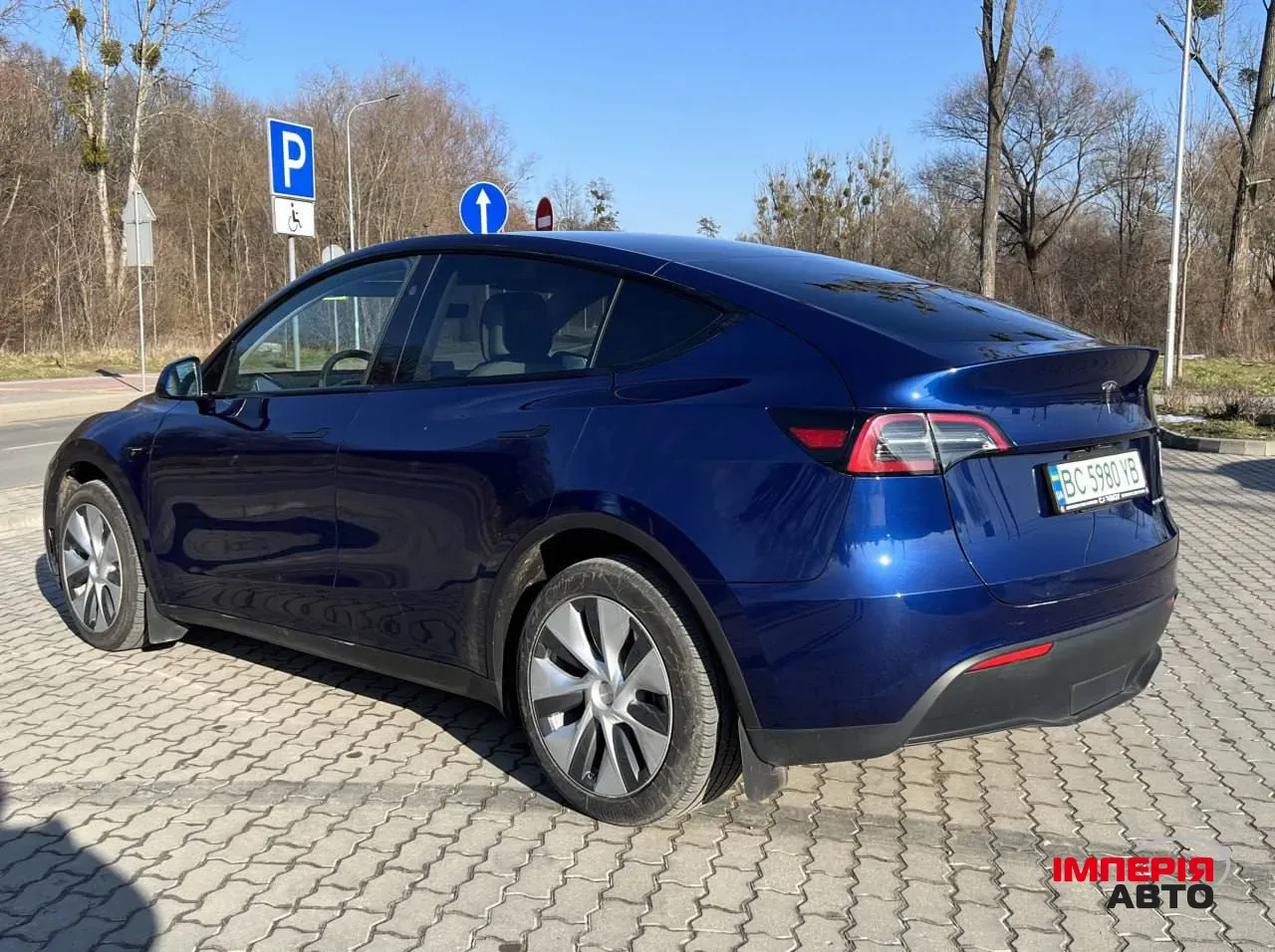 Tesla Model Y - фото 6