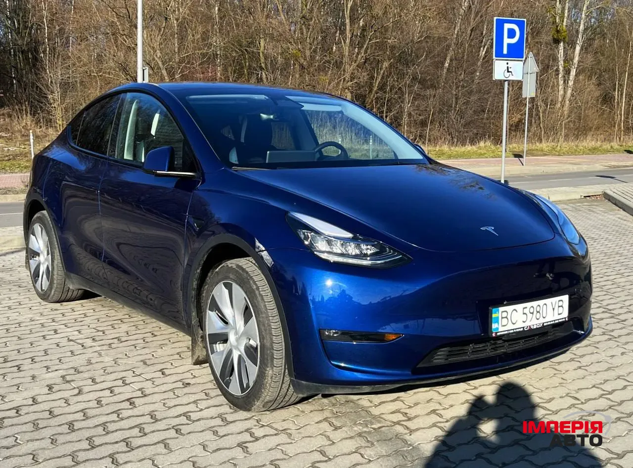 Tesla Model Y - фото 1