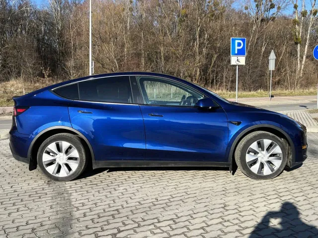 Tesla Model Y - фото 3