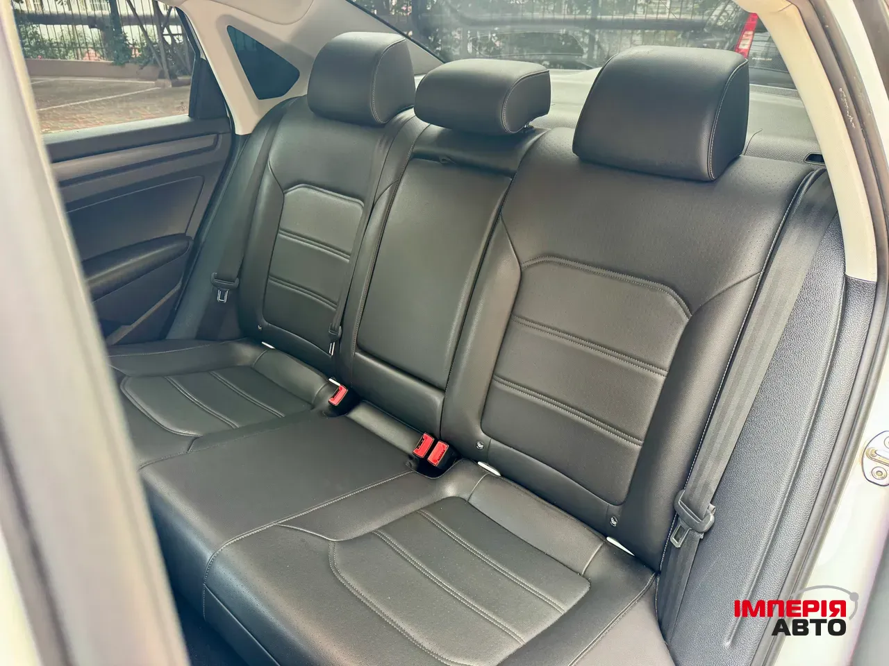 Volkswagen Passat (North America and China) - фото 17