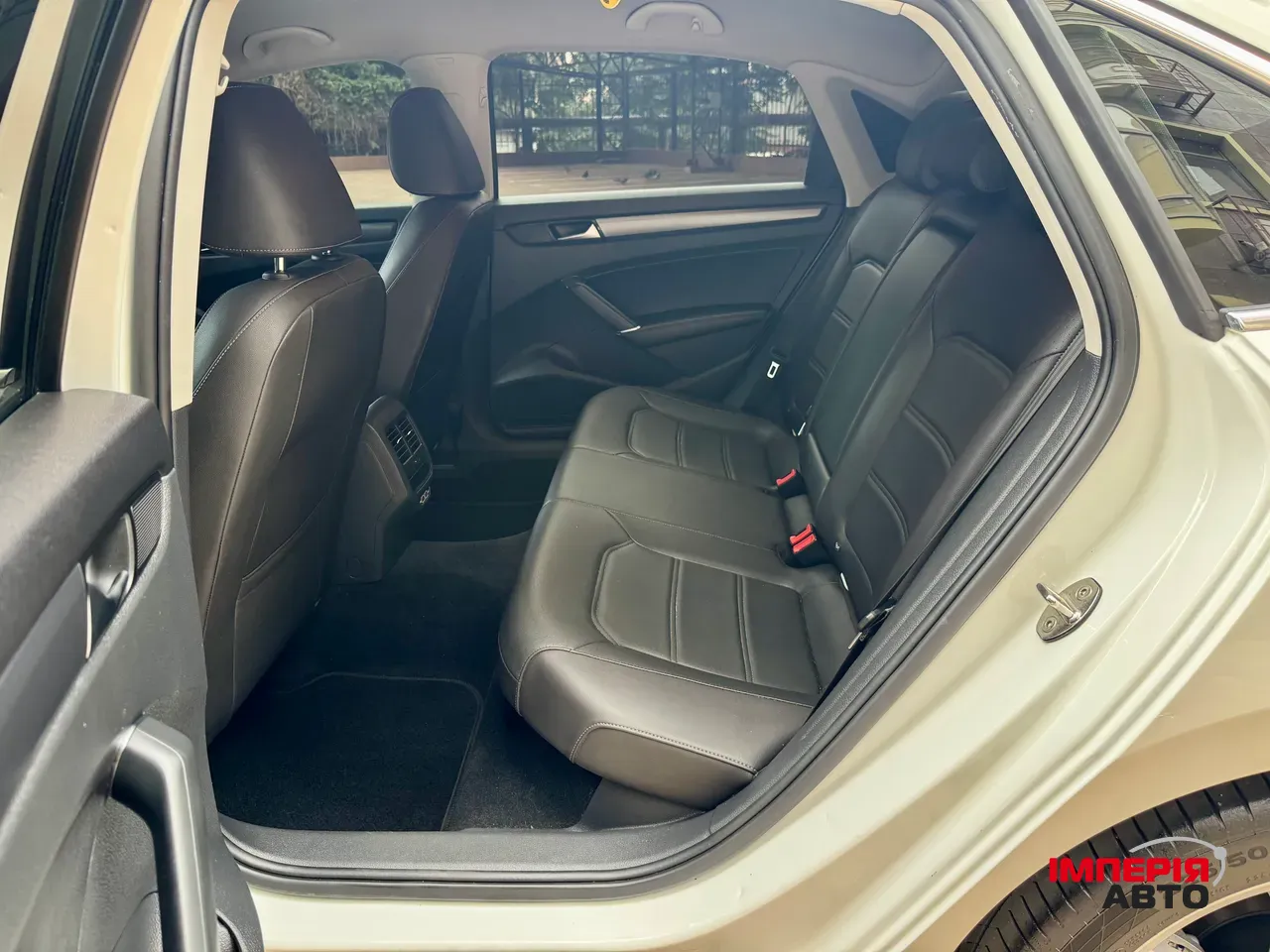 Volkswagen Passat (North America and China) - фото 16