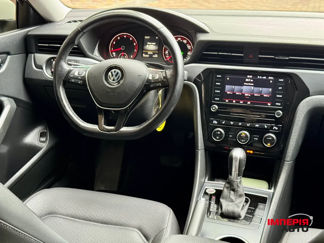 Volkswagen Passat (North America and China) - фото 11