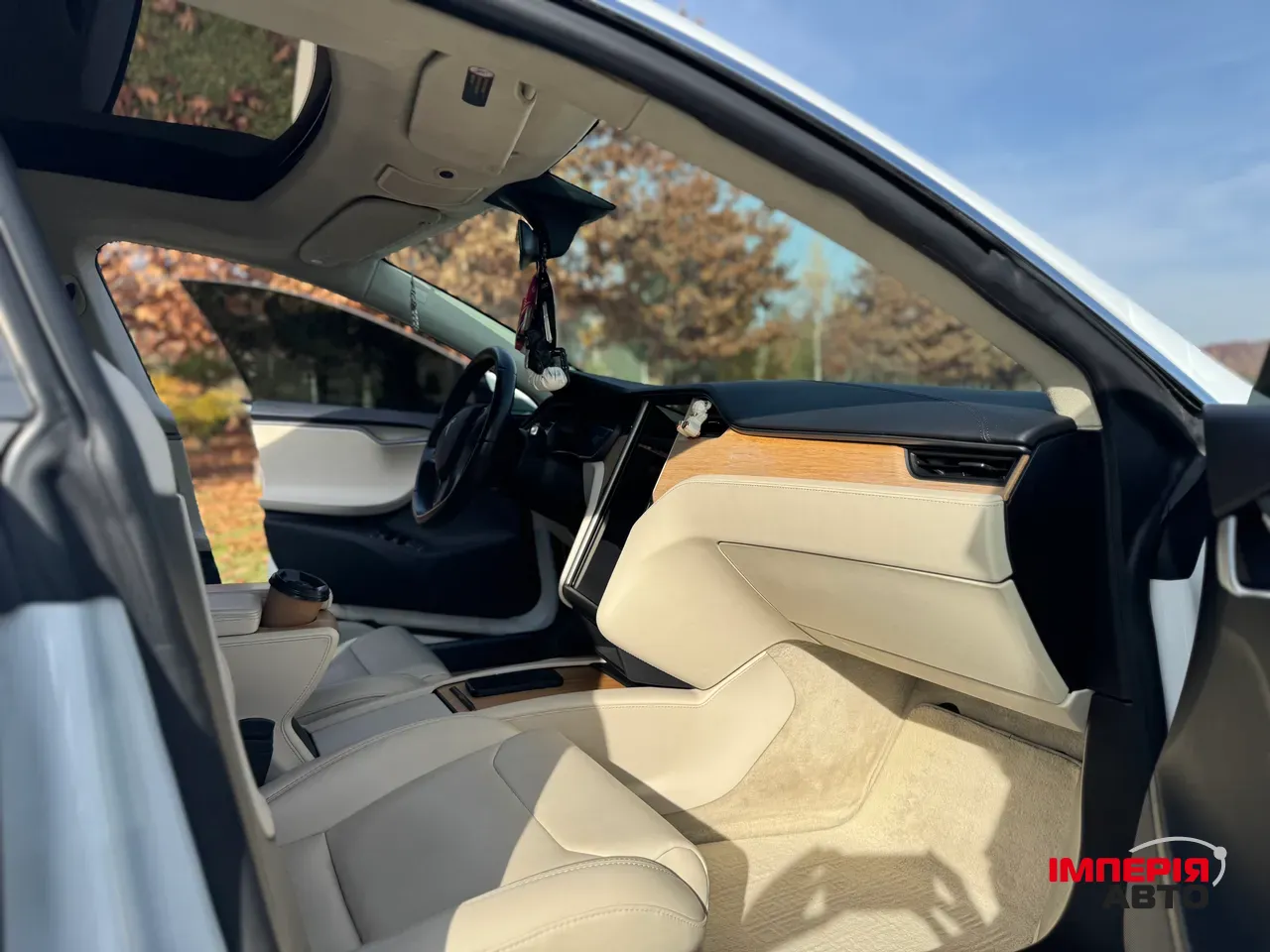 Tesla Model S - фото 8