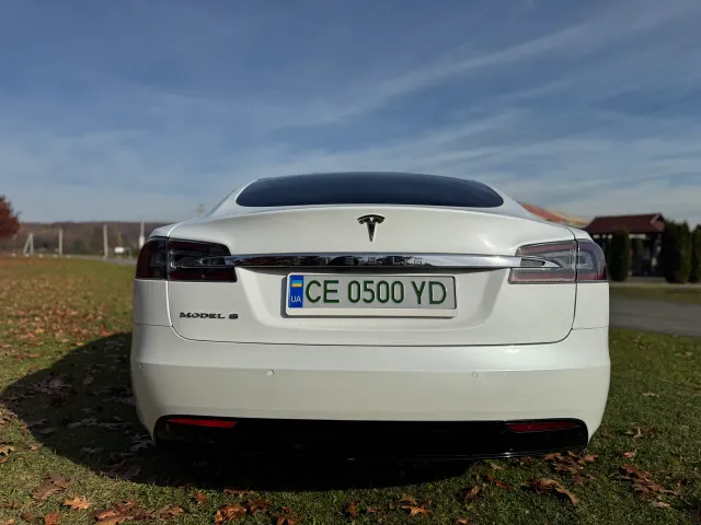 Tesla Model S - фото 5