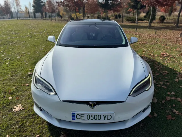 Tesla Model S - фото 3
