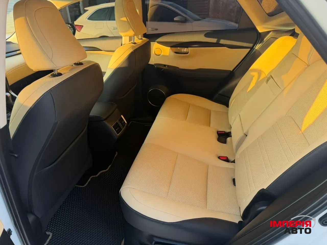 Lexus NX - фото 8