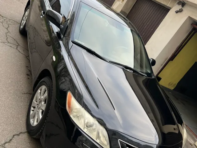 Toyota Camry - фото 4