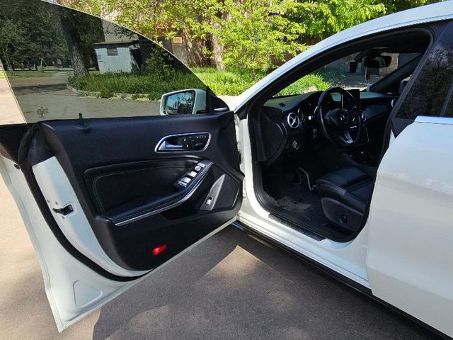 Mercedes-Benz CLA - фото 1