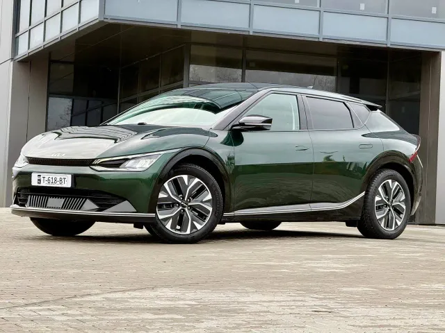 Kia EV6 - фото 1