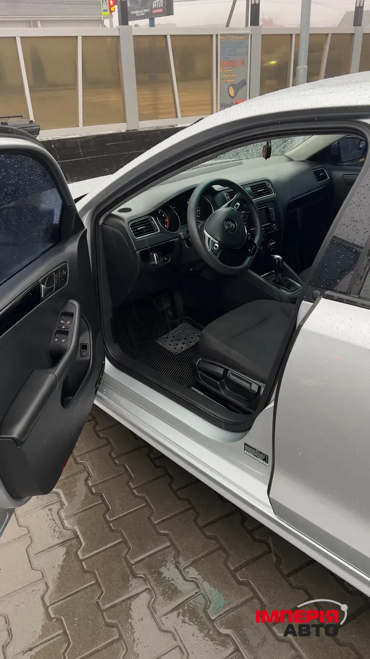 Volkswagen Jetta - фото 14