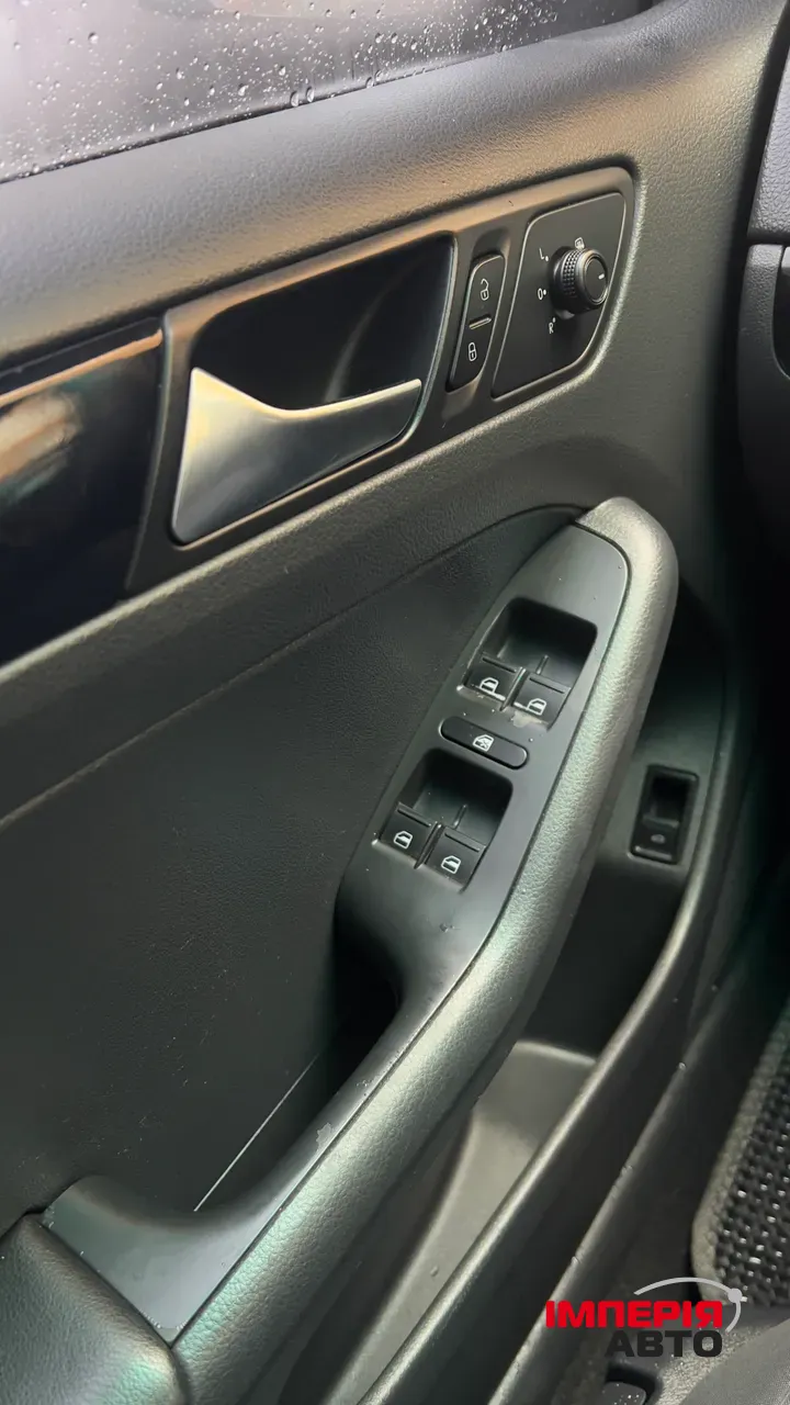 Volkswagen Jetta - фото 21