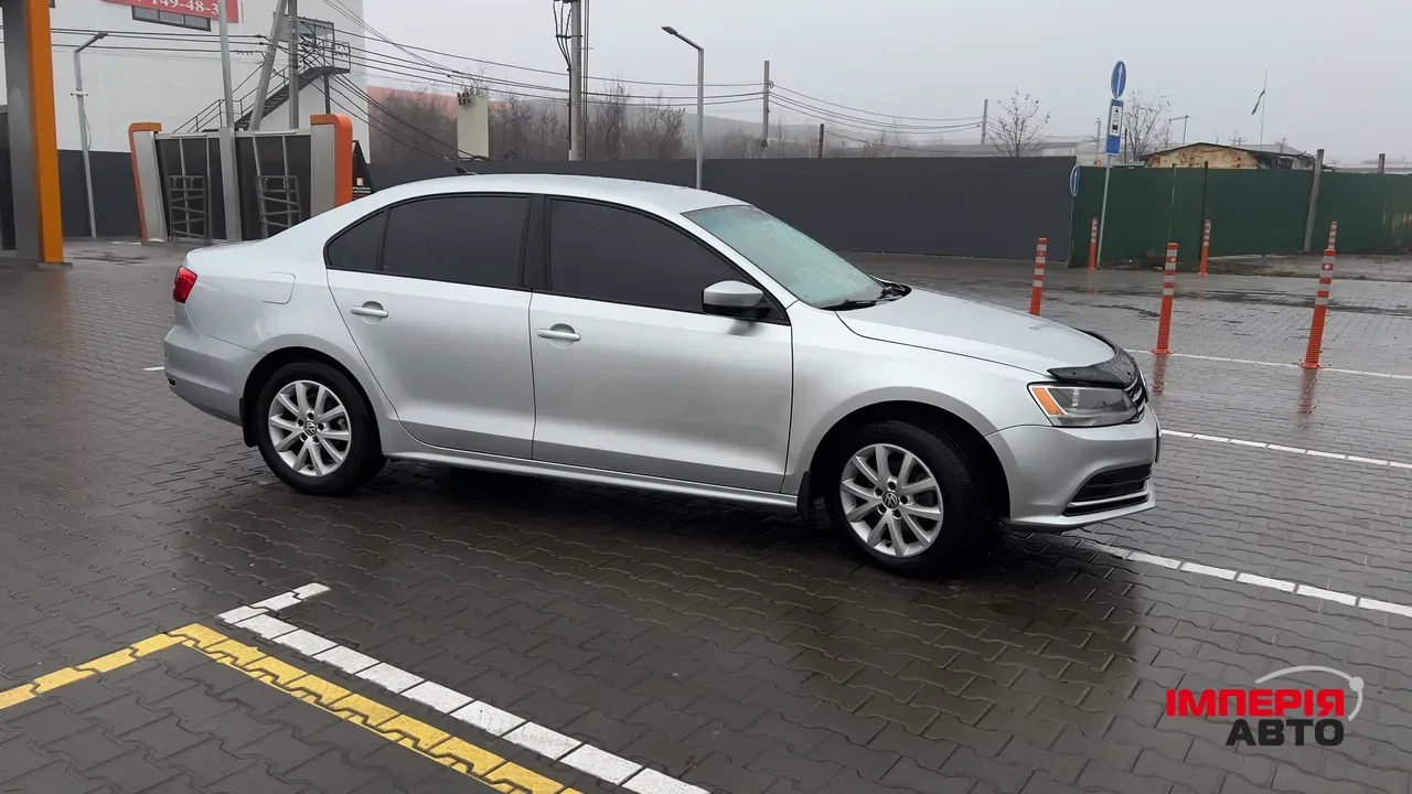 Volkswagen Jetta - фото 3