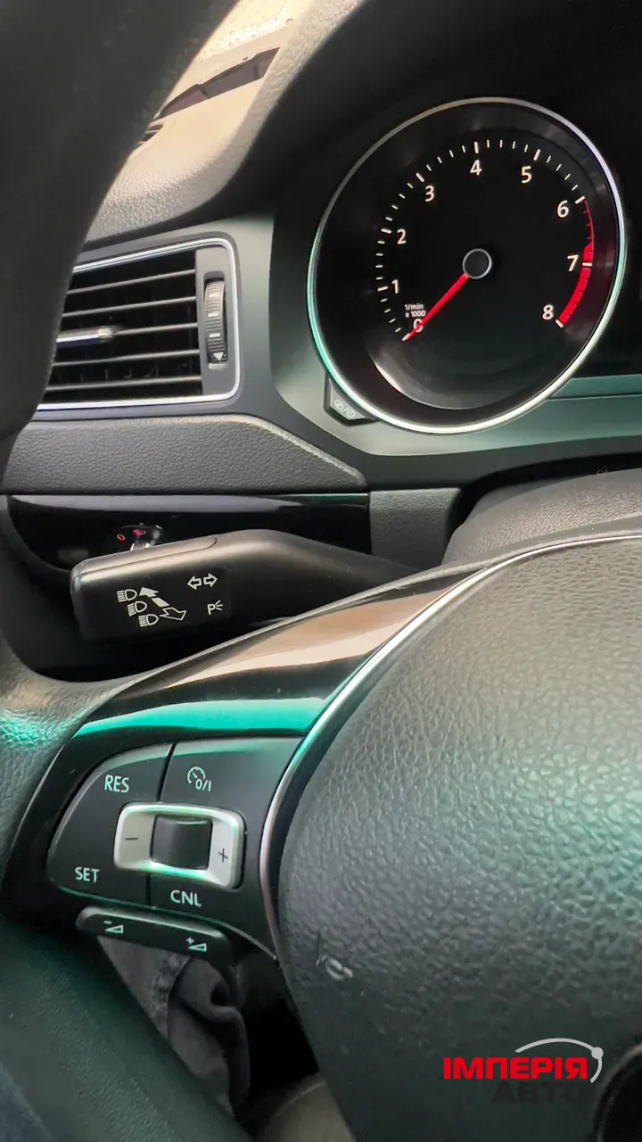 Volkswagen Jetta - фото 19