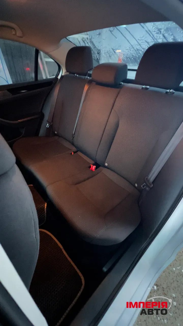 Volkswagen Jetta - фото 24