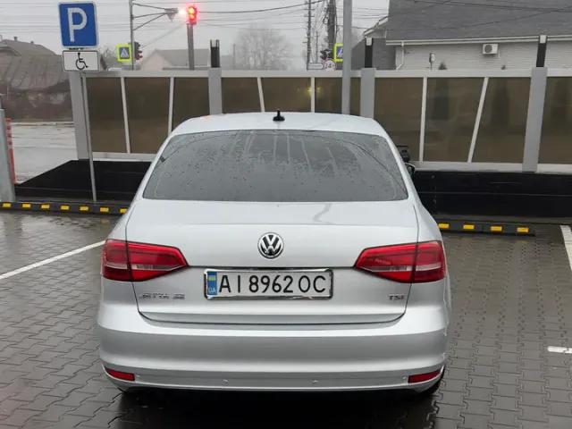 Volkswagen Jetta - фото 5