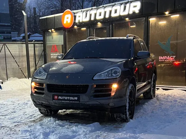 Porsche Cayenne - фото 1
