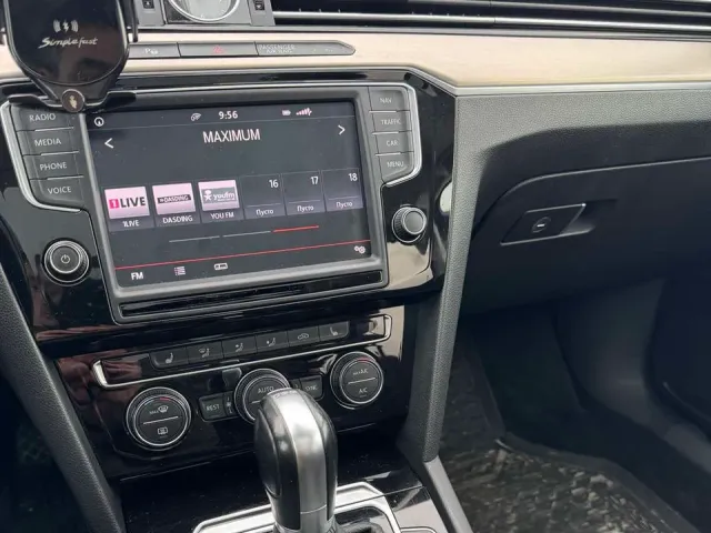 Volkswagen Passat - фото 4