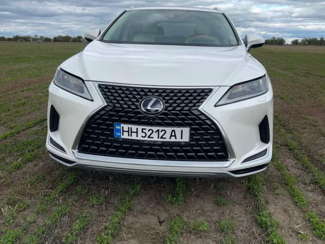 Lexus RX - фото 1