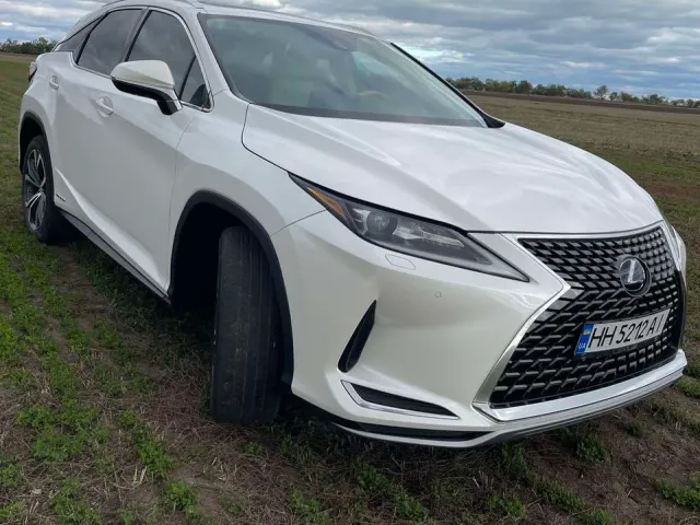 Lexus RX - фото 5