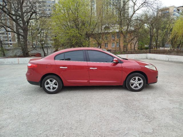 Renault Fluence - фото 2