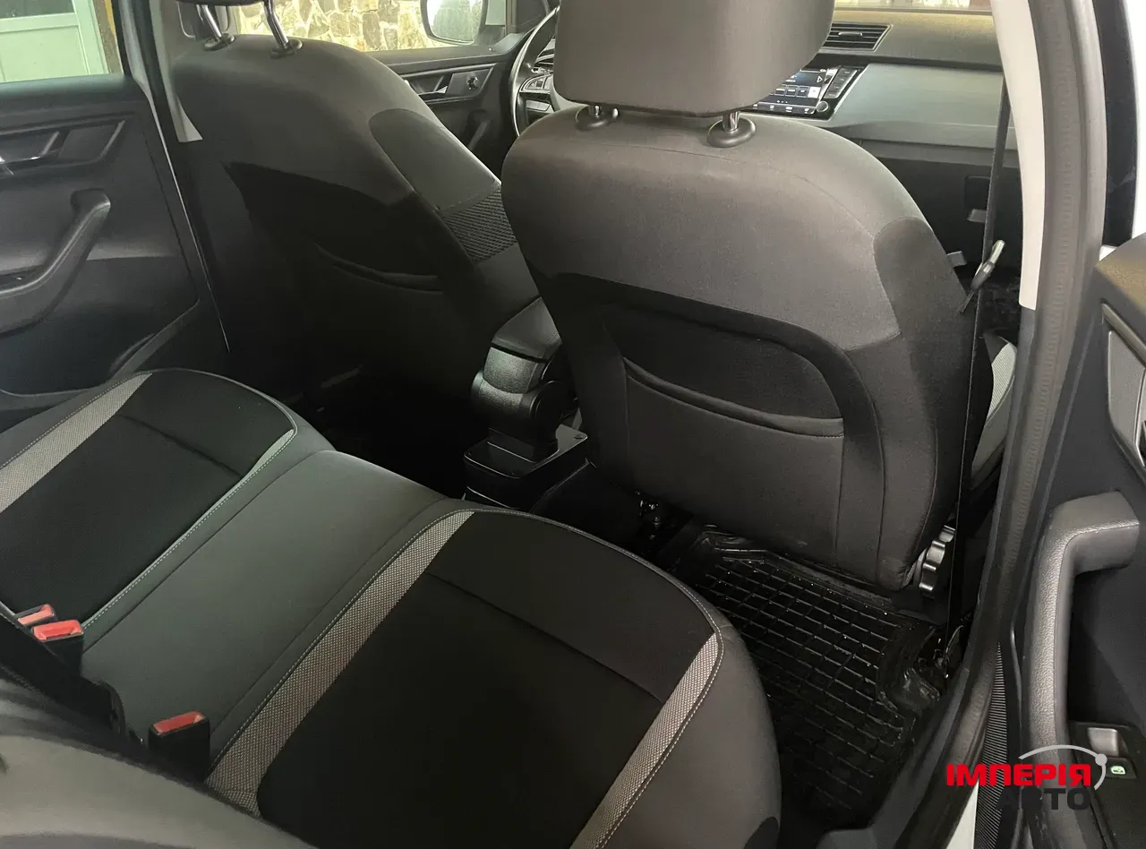 Skoda Fabia - фото 7