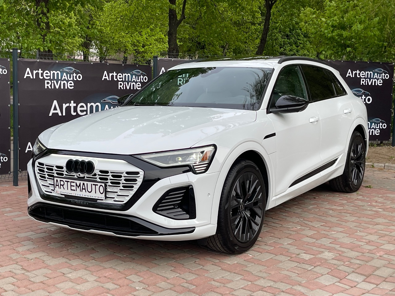 Audi Q8 e-tron - фото 3