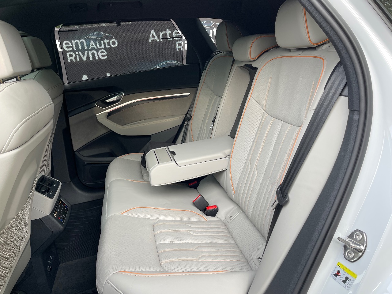 Audi Q8 e-tron - фото 15