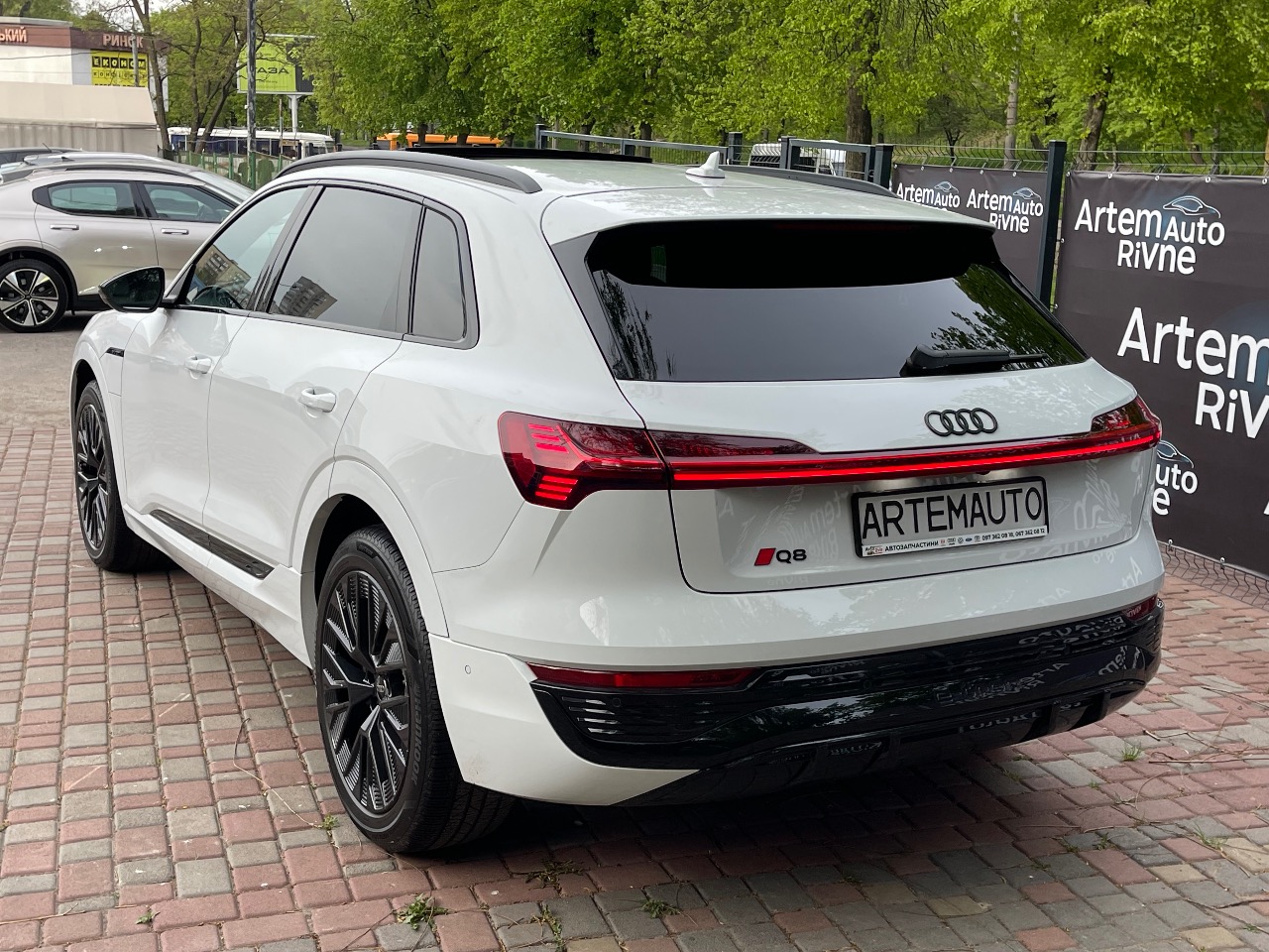 Audi Q8 e-tron - фото 29