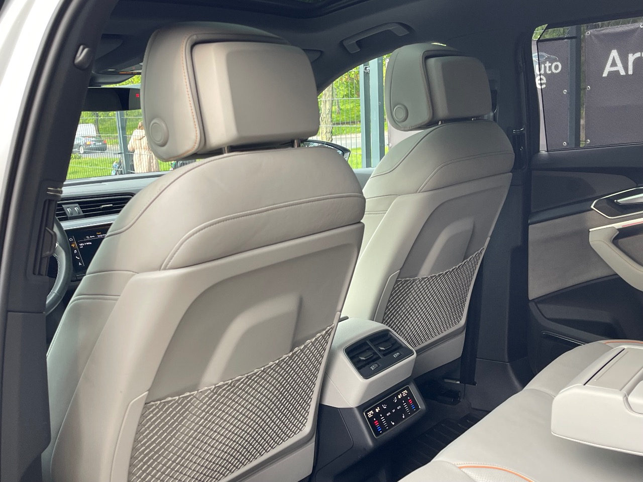 Audi Q8 e-tron - фото 11