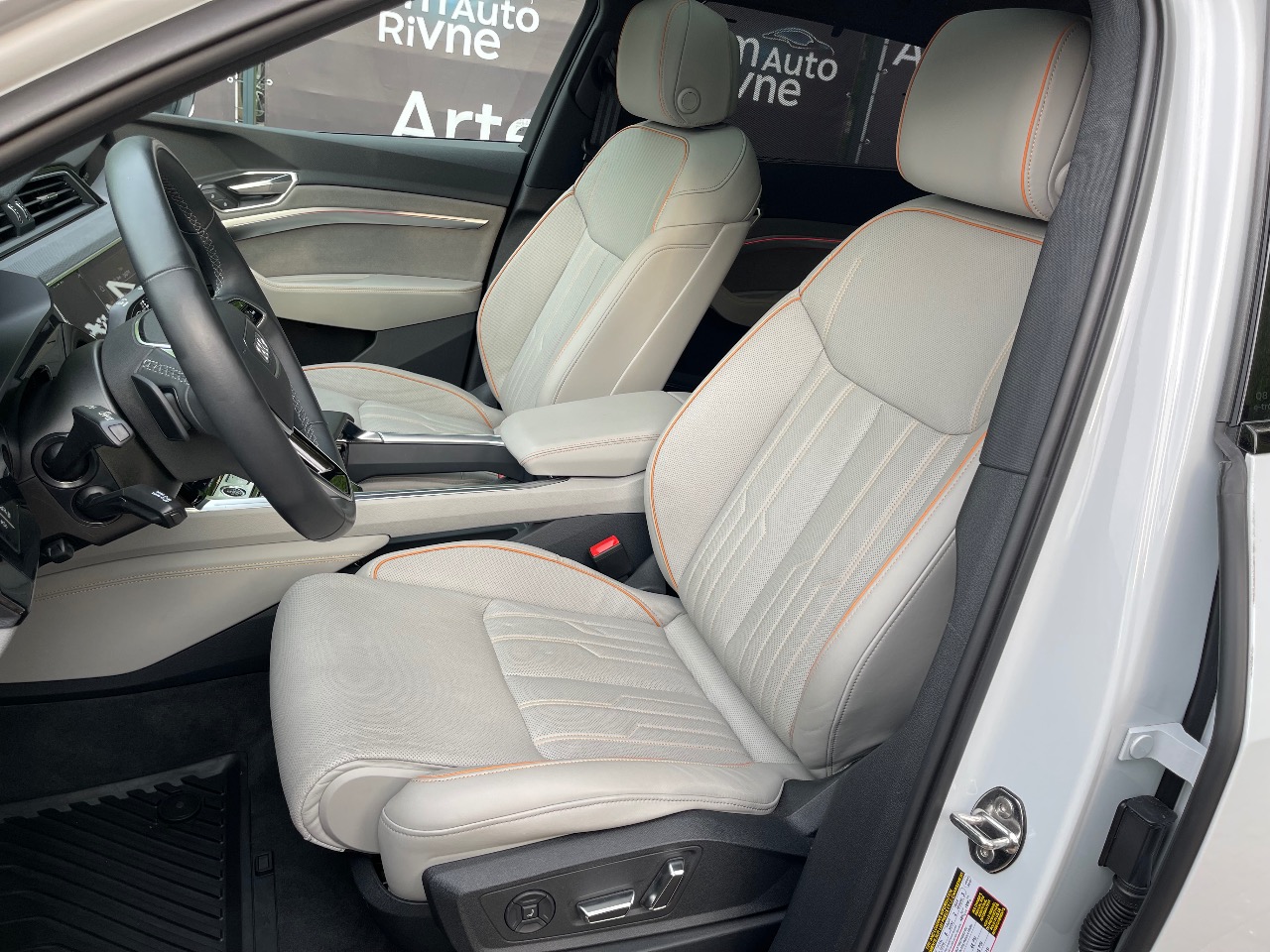 Audi Q8 e-tron - фото 34