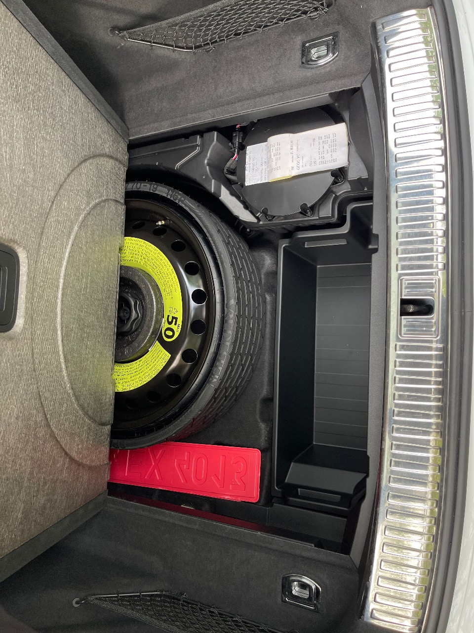 Audi Q8 e-tron - фото 49