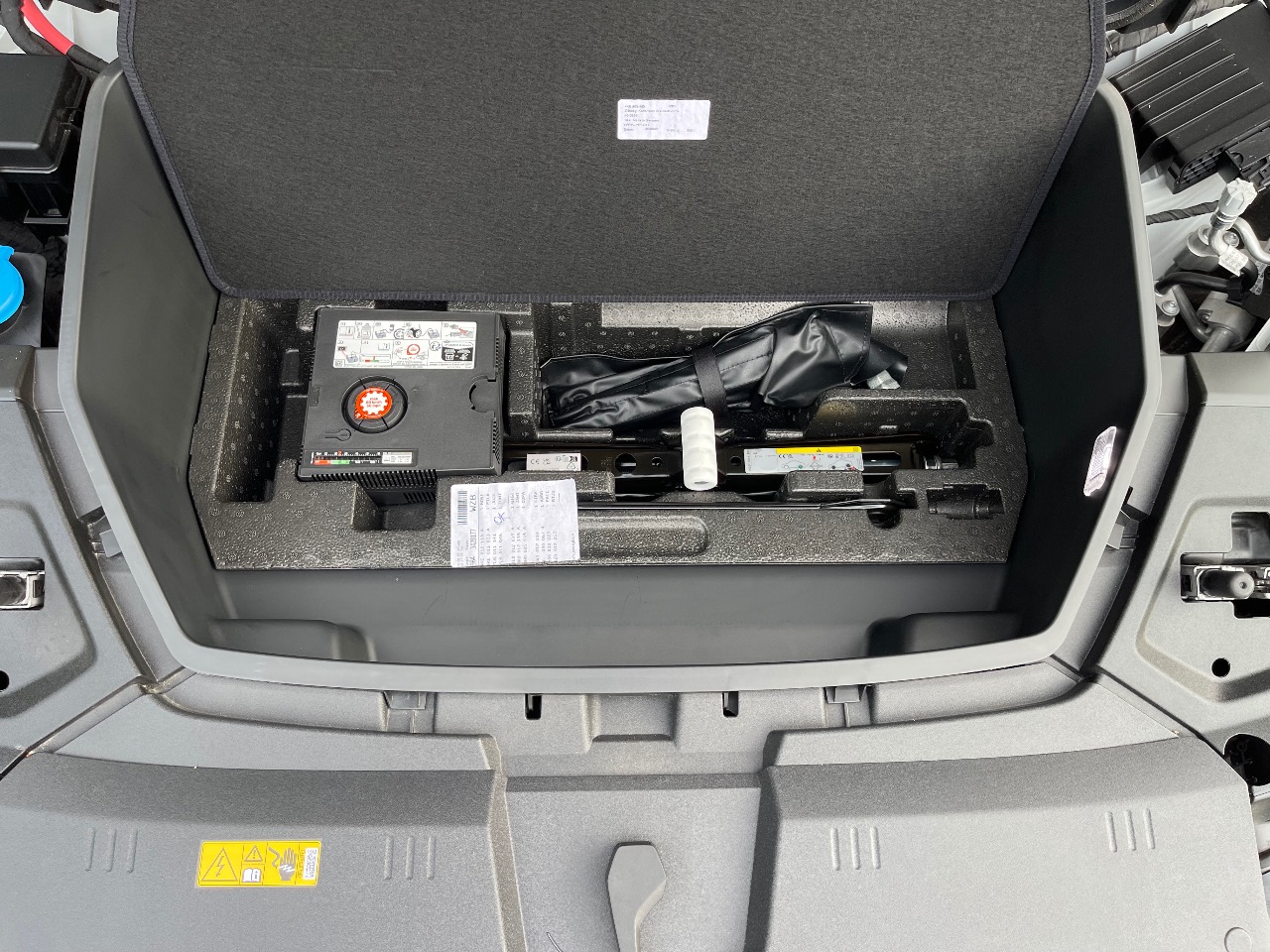 Audi Q8 e-tron - фото 23