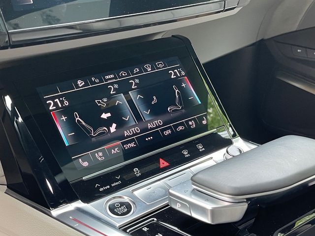 Audi Q8 e-tron - фото 5