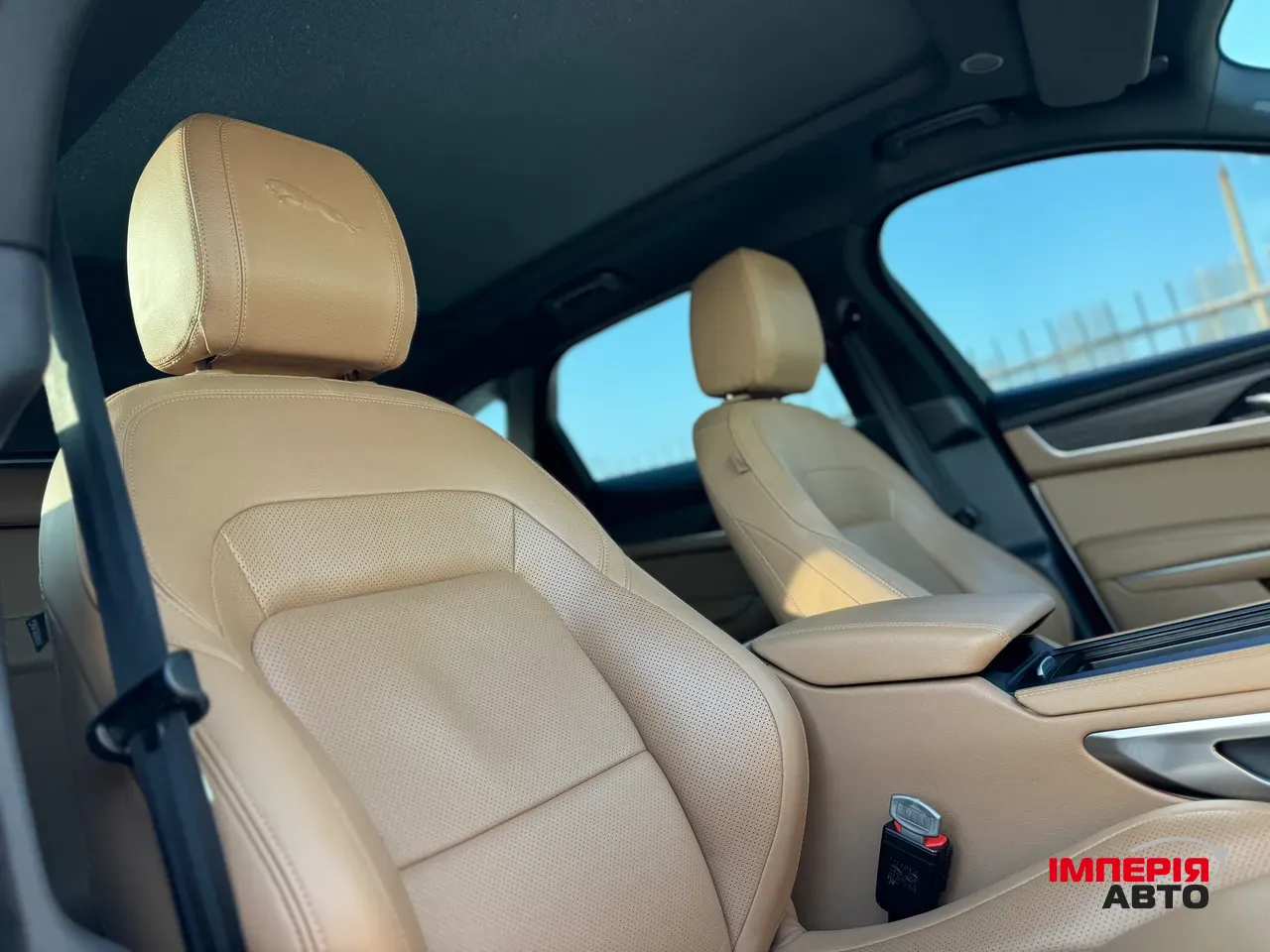 Jaguar F-Pace - фото 16