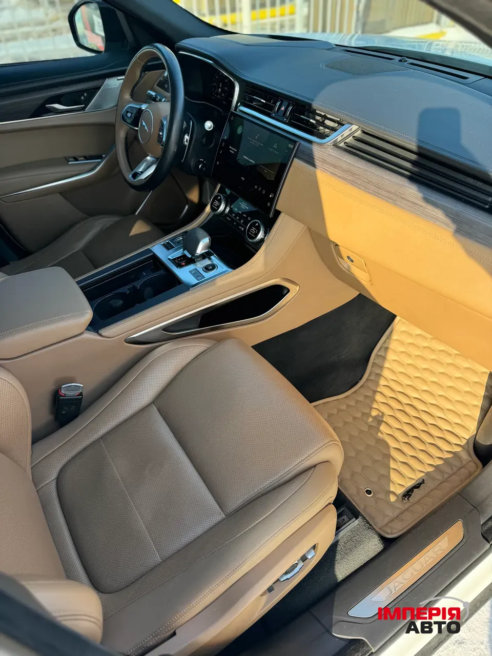 Jaguar F-Pace - фото 14