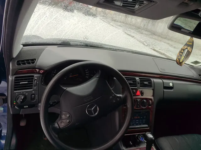 Mercedes-Benz E-Класс - фото 4