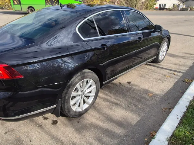 Volkswagen Passat - фото 4