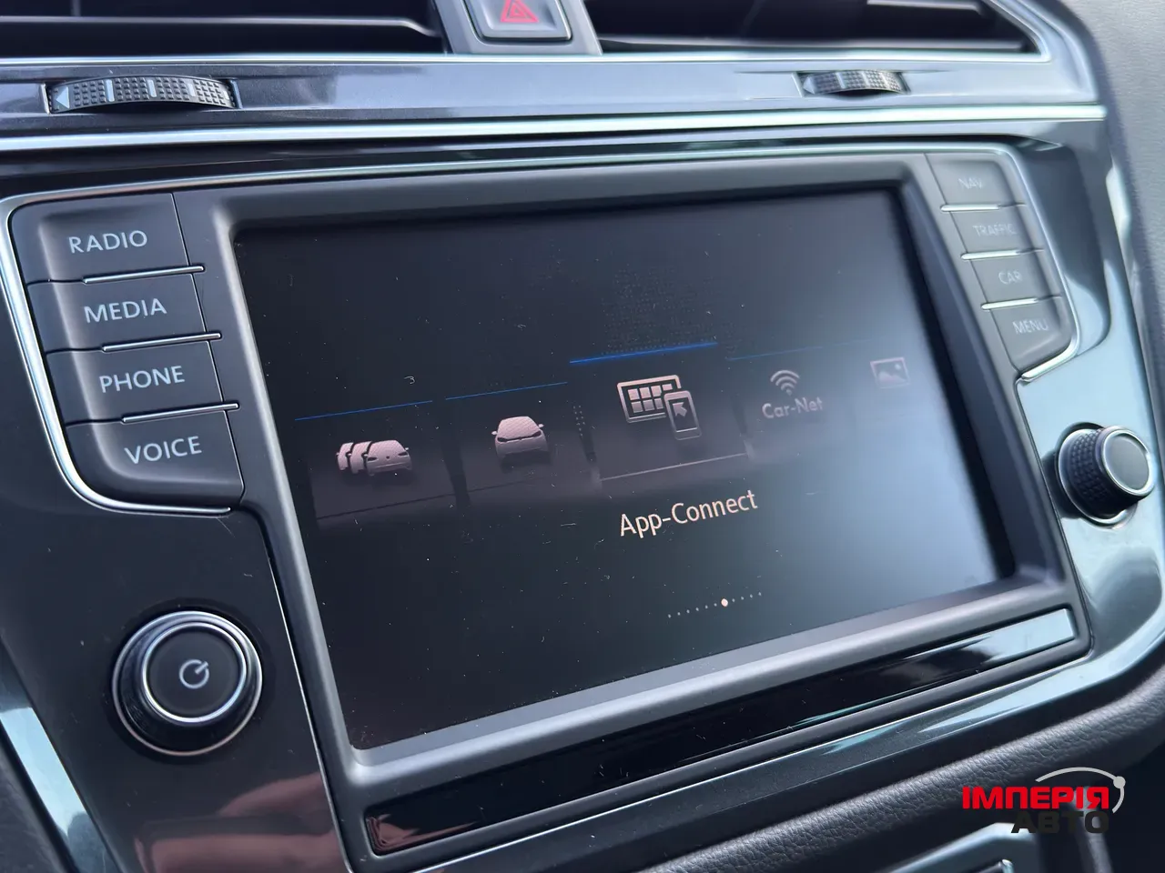 Volkswagen Tiguan - фото 24